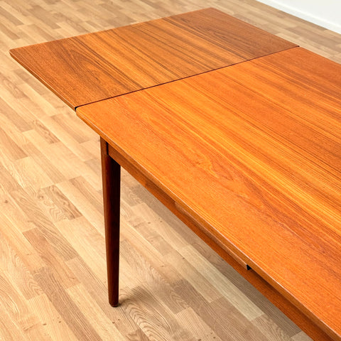 Danish dining table in teak