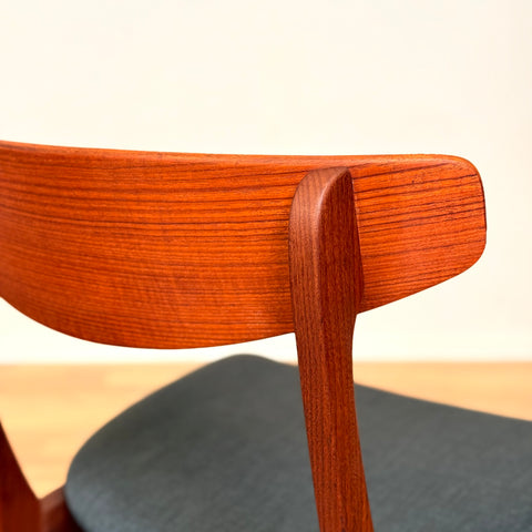 Danish set of 6 dining chairs in teak