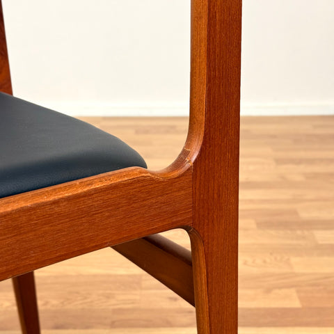 Danish set of 4 dining chairs by Erik Buch for Nova Stolefabrik