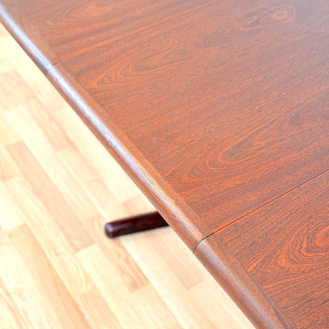 Danish oval dining table in mahogany