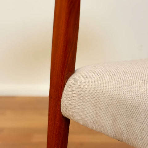 Danish set of 4 dining chairs 'model 71' by Niels O. Moller