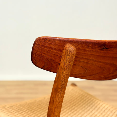 Danish set of 6 dining chairs in oak & teak CH23 by Hans J. Wegner
