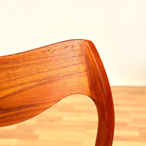 Reserverad Danish set of 4 dining chairs 'model 71' by Niels O. Moller