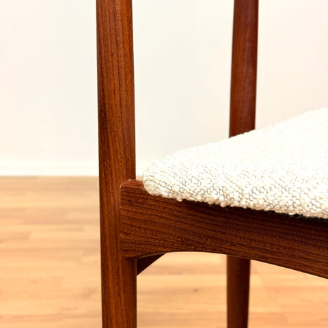 Danish set of 4 dining chairs in solid wood