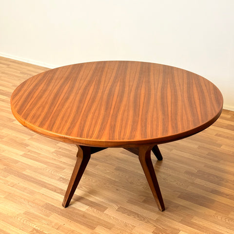 Large ⌀150 round dining table in walnut