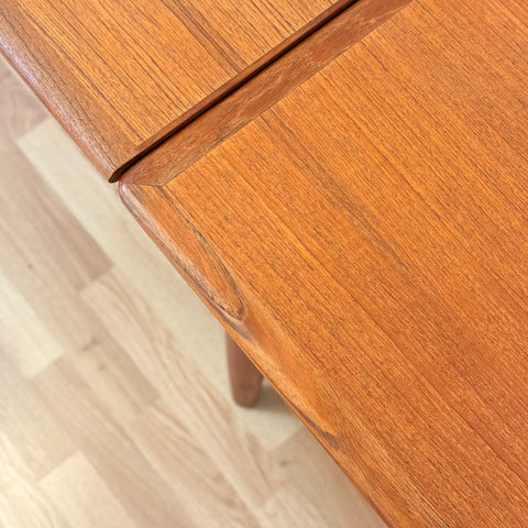 Danish dining table with in teak