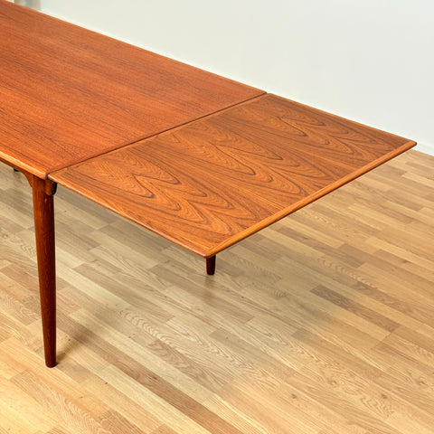 Danish rectangular dining table in teak by Omann Jun møbelfabrik a/s