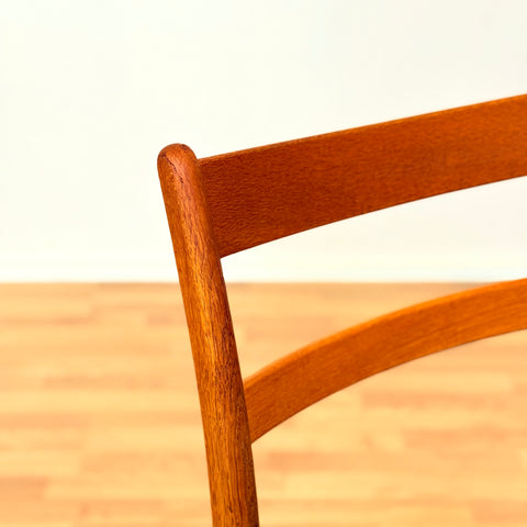 Swedish set of 6 dining chairs in oak