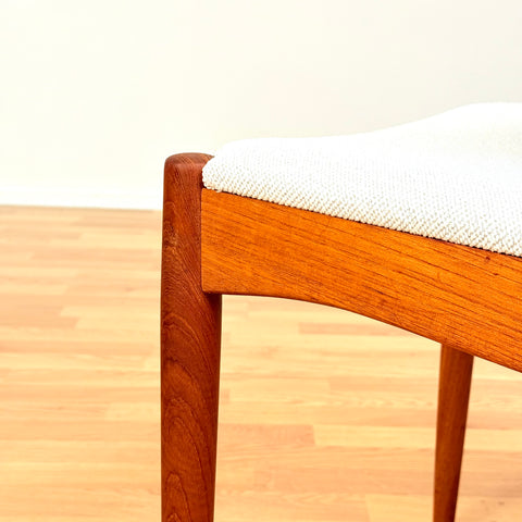 Danish set of 4 dining chairs in teak by Arne Vodder for Vamo Søderborg