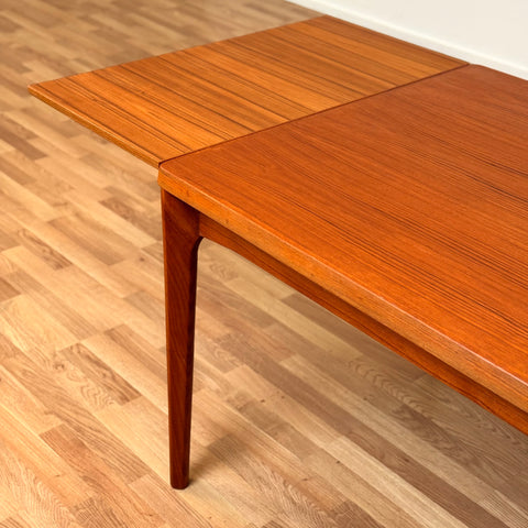 Danish rectangular dining table in teak by Vejle stole og møbelfabrik