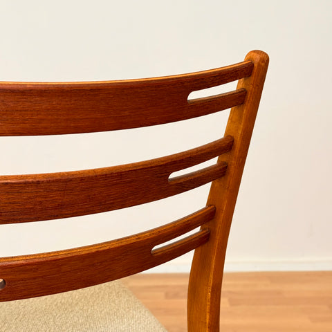 Danish set of 6 dining chairs "model 219" in teak & beech by Farstrup