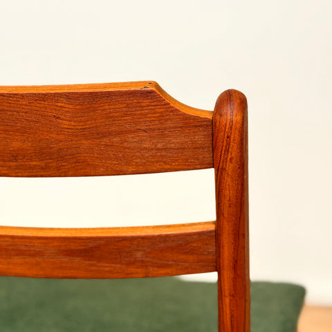 Danish set of 4 dining chairs in teak