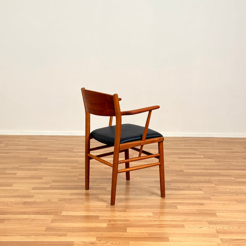 Danish set of 4 dining chairs in teak & oak by Borge Mogensen