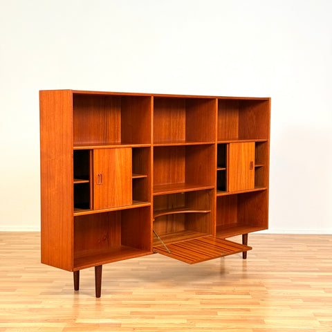 Large danish bookshelf in teak by Westergaards Møbelfabrik
