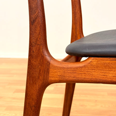 Danish set of 6 dining chairs in teak by Schiønning & Elgaard