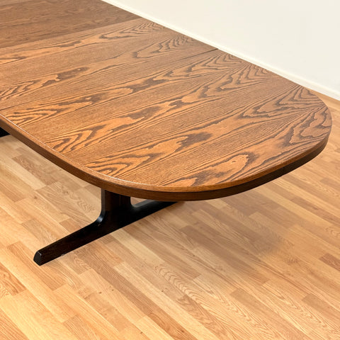 Danish oval dining table in oak by Farstrup