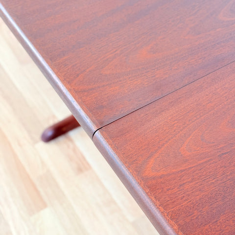 Danish oval dining table in mahogany by Skovby Møbelfabrik