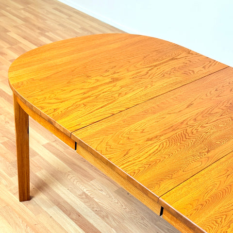 Swedish oval dining table in oak by Hans K, model “Inzel”