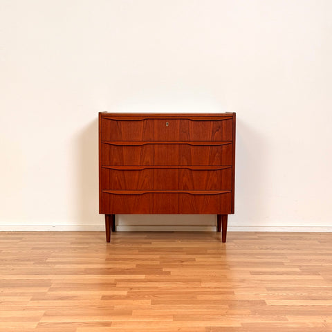 Chest of 4 drawers in teak, 1950s-60s, Denmark - Beyo Vintage
