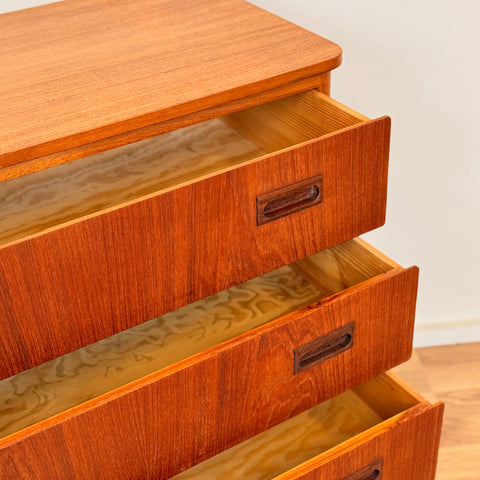 Chest of 3 drawers in teak, 1950s-60s, Denmark - Beyo Vintage
