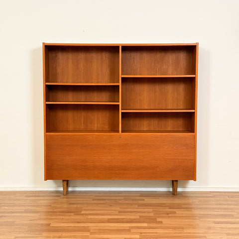 Bookshelf in oak by Åge Hundevad, 1960s-70s, Denmark