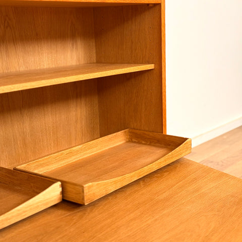 Bookshelf in oak by Åge Hundevad, 1960s-70s, Denmark