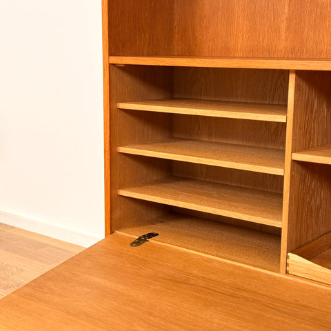 Bookshelf in oak by Åge Hundevad, 1960s-70s, Denmark