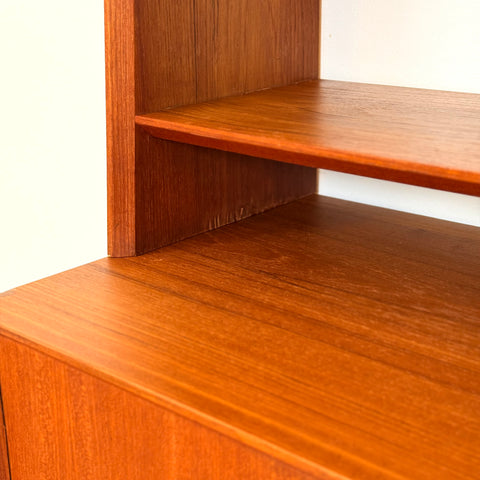 Bookshelf in teak and beech, 1960s-70s, Sweden - Beyo Vintage