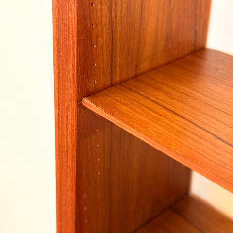 Bookshelf in teak and beech, 1960s-70s, Sweden - Beyo Vintage