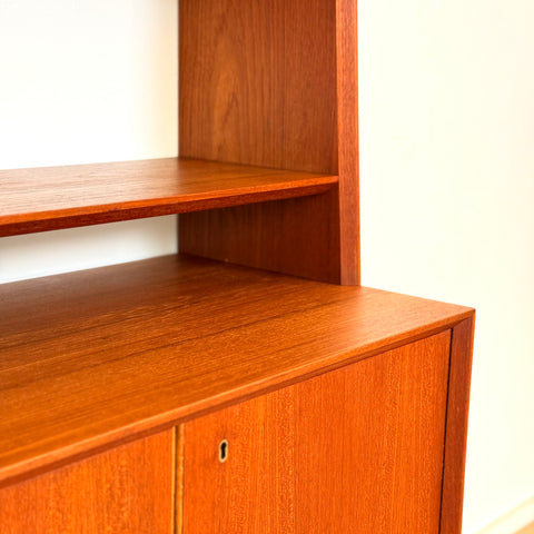 Bookshelf in teak and beech, 1960s-70s, Sweden - Beyo Vintage
