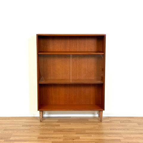 Bookshelf with glass in teak, 1950s-60s - Beyo Vintage