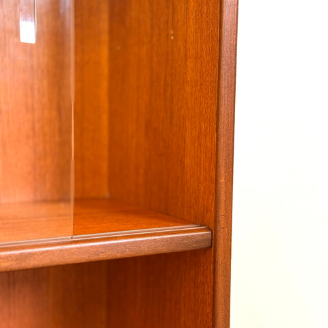 Bookshelf with glass in teak, 1950s-60s - Beyo Vintage