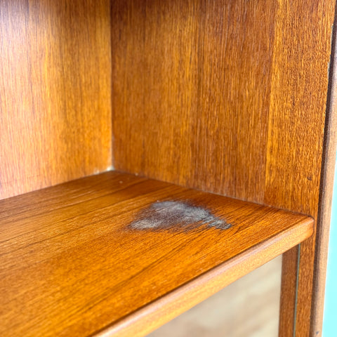 Bookshelf with glass in teak, 1950s-60s - Beyo Vintage