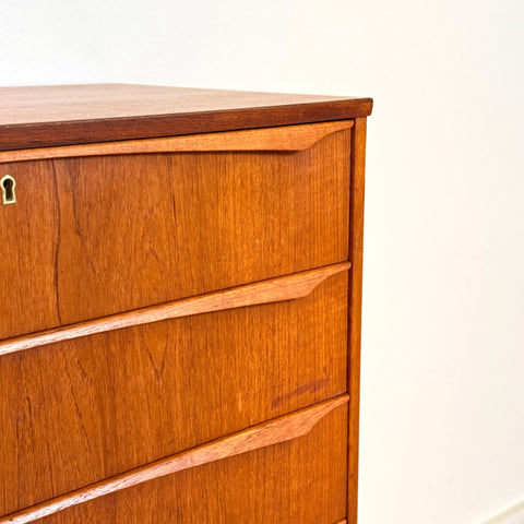 Chest of 5 drawers in teak, 1950s-60s, Denmark - Beyo Vintage