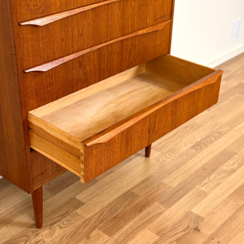 Chest of 5 drawers in teak, 1950s-60s, Denmark - Beyo Vintage