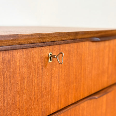 Chest of 5 drawers in teak, 1950s-60s, Denmark - Beyo Vintage