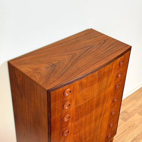 PRICE Chest of 7 drawers in teak, 1950s-60s, Denmark - Beyo Vintage