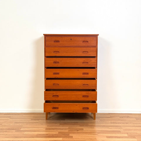 Chest of 7 drawers in teak, 1950s-60s, Denmark - Beyo Vintage