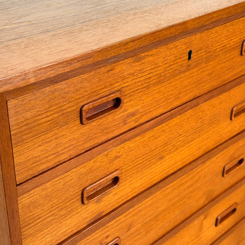 Chest of 7 drawers in teak, 1950s-60s, Denmark - Beyo Vintage