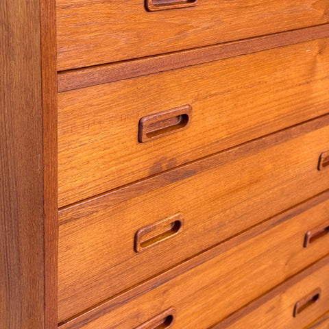 Chest of 7 drawers in teak, 1950s-60s, Denmark - Beyo Vintage