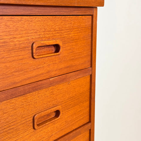 Chest of 7 drawers in teak, 1950s-60s, Denmark - Beyo Vintage