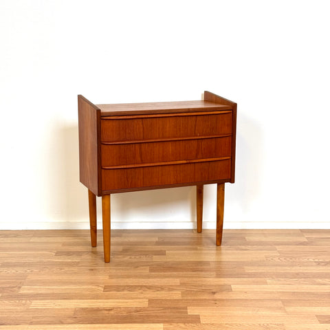 Chest of drawers in teak with 3 drawers, 1950s-60s, Denmark - Beyo Vintage