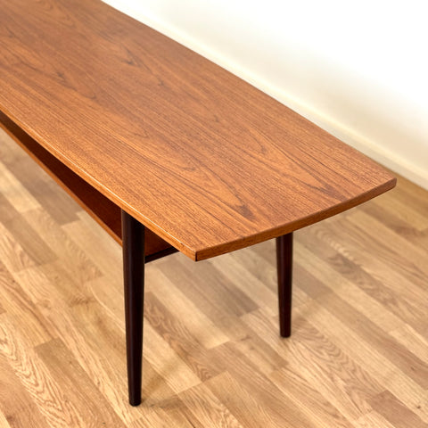 Coffee table in teak, 1950s-60s, Denmark - Beyo Vintage