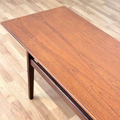 Coffee table in teak, 1950s-60s, Denmark - Beyo Vintage