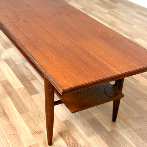 Coffee table in teak, 1950s-60s, Denmark - Beyo Vintage