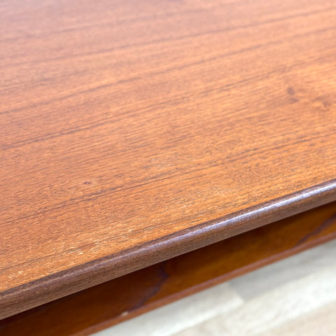 Coffee table in teak, 1950s-60s, Denmark - Beyo Vintage