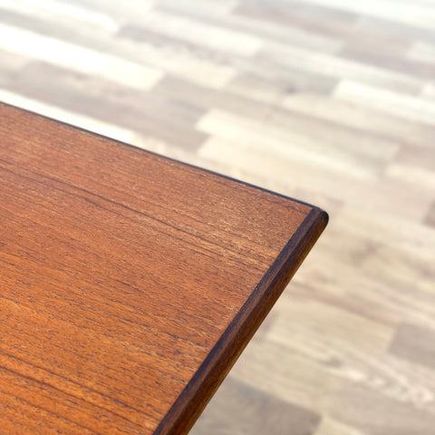 Coffee table in teak, 1950s-60s, Denmark - Beyo Vintage