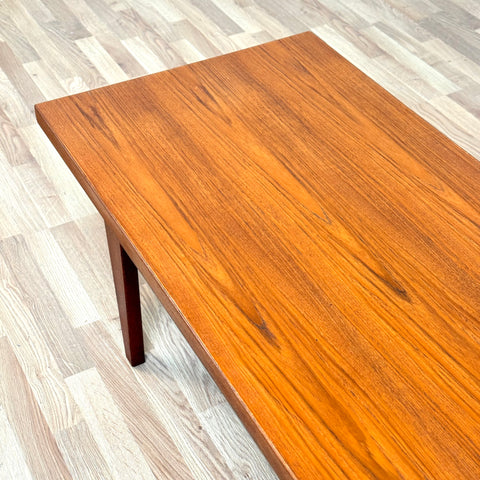 Coffee table in teak, 1950s-60s, Denmark - Beyo Vintage