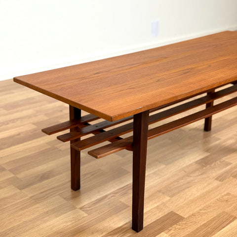 Coffee table in teak, 1950s-60s, Denmark - Beyo Vintage