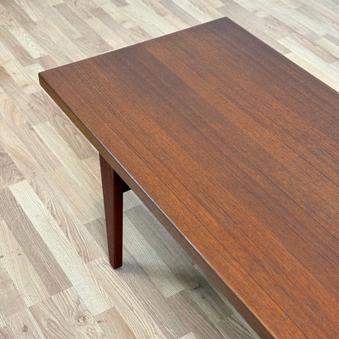Coffee table in teak with walnut stain, 1950s-60s, Denmark - Beyo Vintage